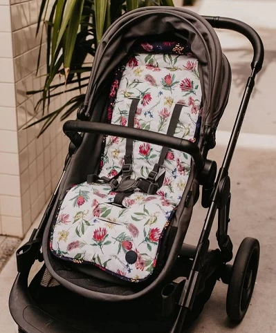 OiOi Reversible Pram Liner Botanical 4 OiOi Reversible Pram Liner Botanical - Image 2